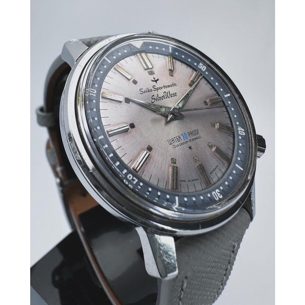 SOLD!!) 37.5mm • 1964 Seiko Sportmatic Silverwave 6601-7990 - E&S